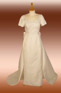 Rainie wedding dress with detachable train - front